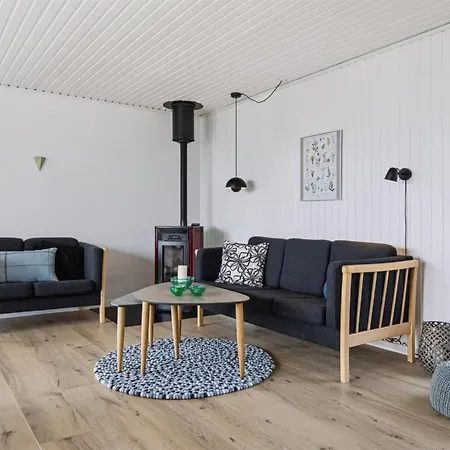 Snioulf - 800m From The Sea By Interhome *